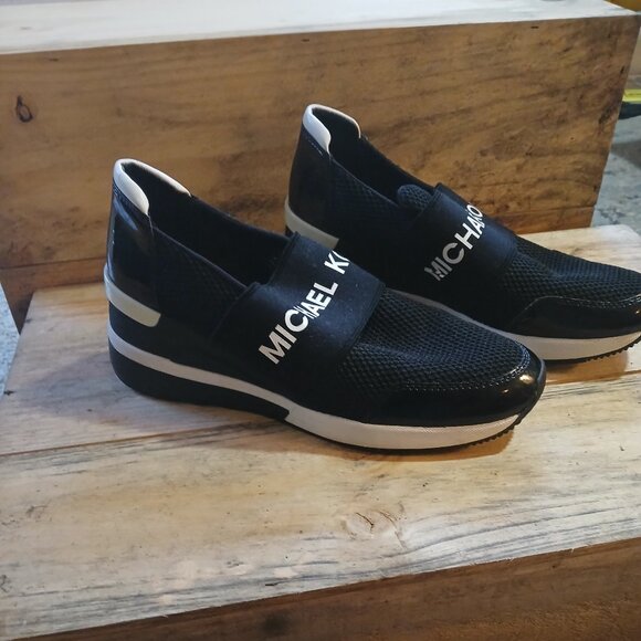 Michael Kors Felix Scuba and Mesh Sneaker Size 8 - Picture 2 of 9